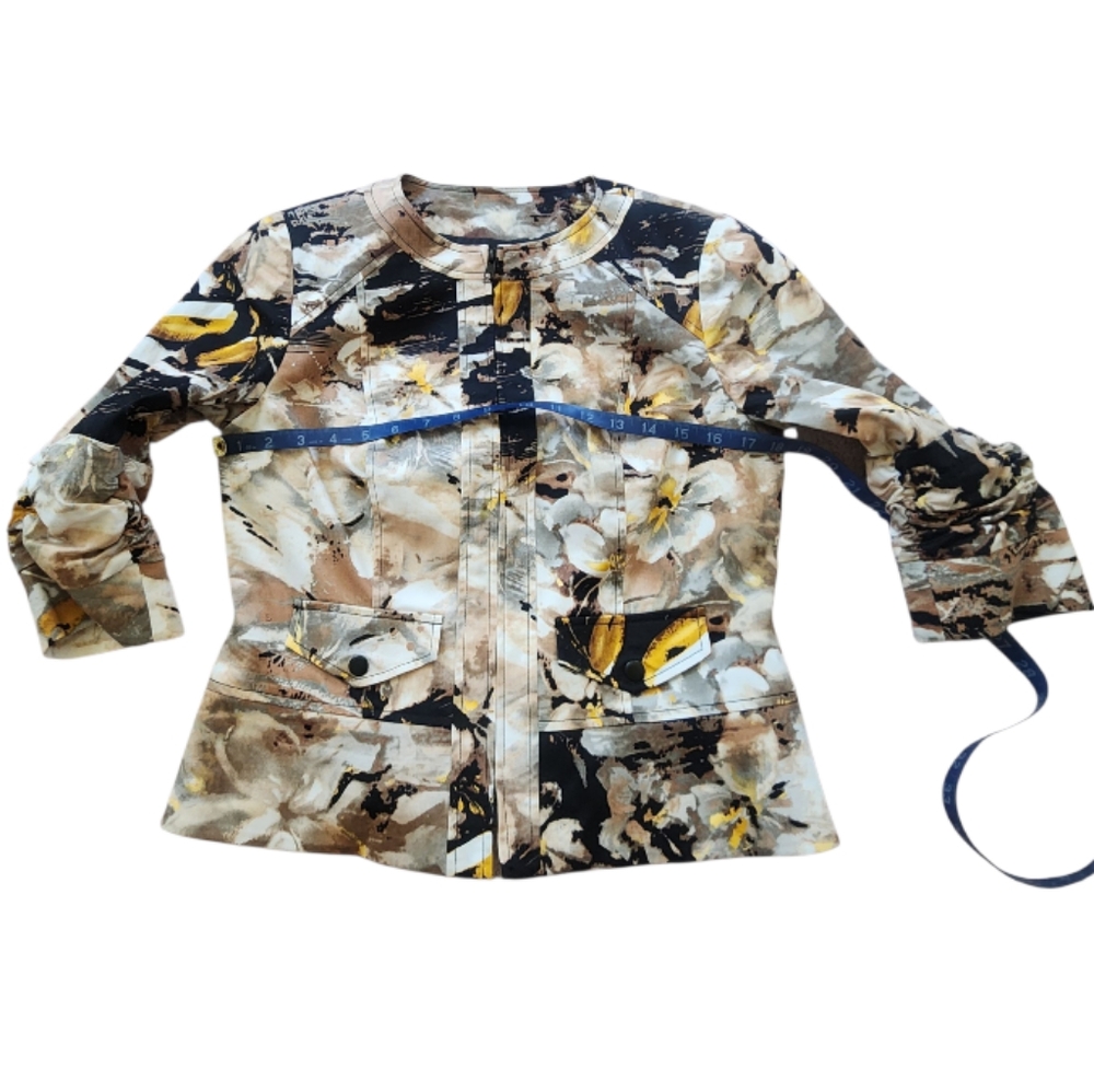 Floral Patterned Jacket - Picture 4 of 10